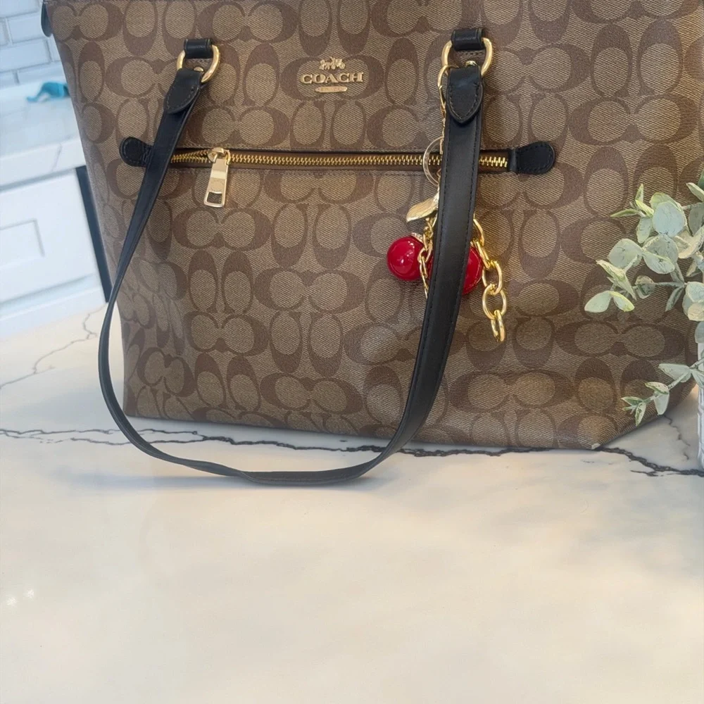 Coach Tan and Black Signature Tote - Picture 4 of 16